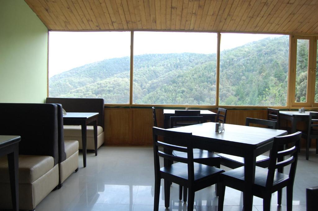 Natureraga Fernhill Resort Chail Eksteriør billede