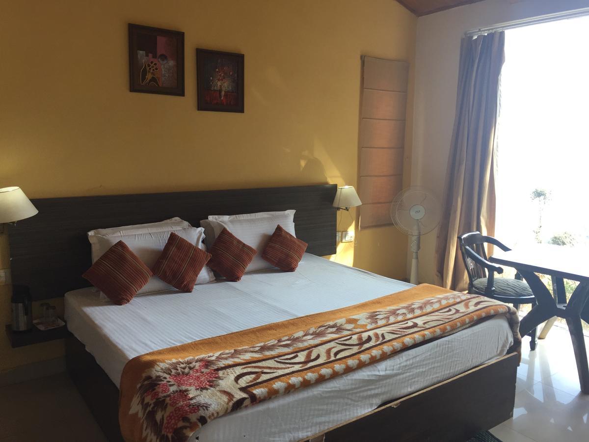 Natureraga Fernhill Resort Chail Eksteriør billede