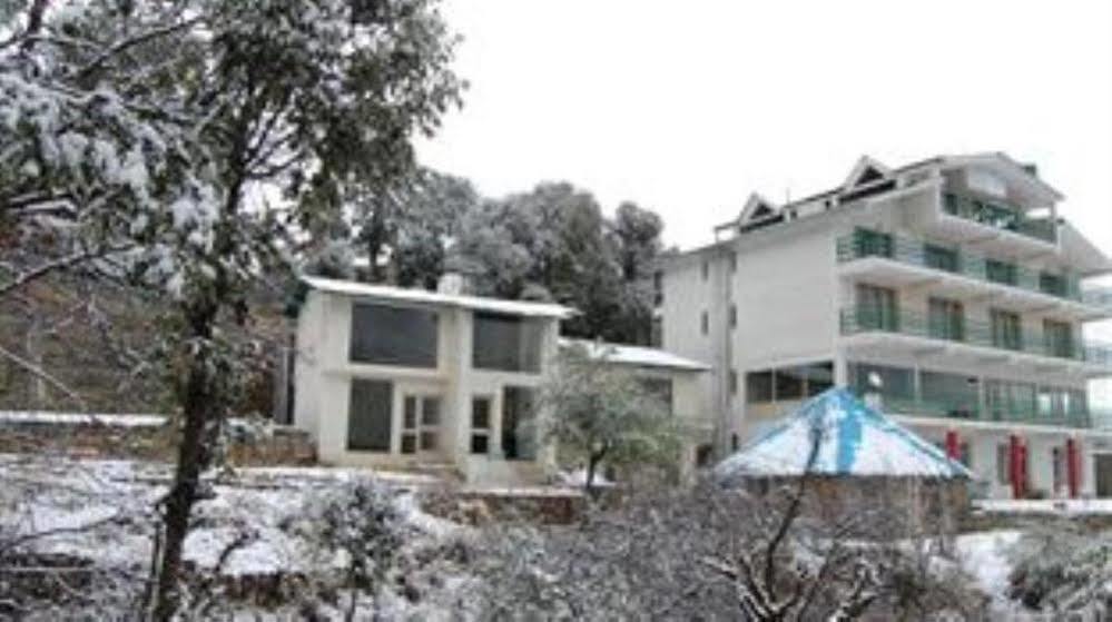 Natureraga Fernhill Resort Chail Eksteriør billede